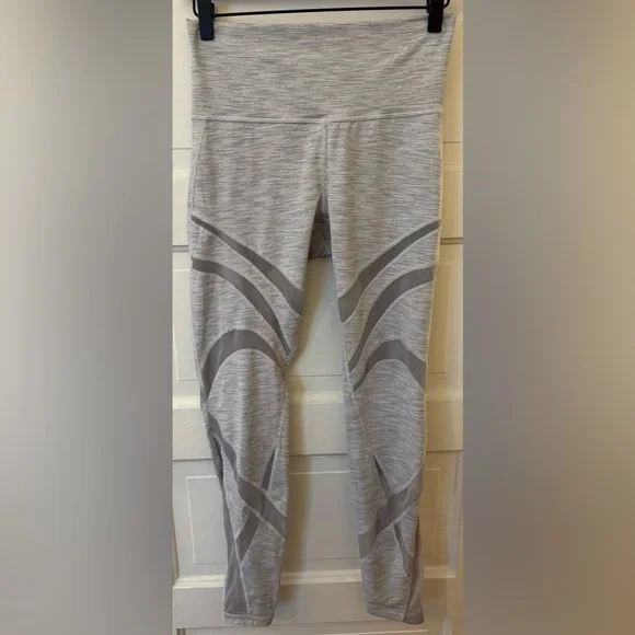 Lululemon Wunder Under High-Rise Tight *Mesh 28"
Wee Are From Space Sz 8 - Picture 4 of 9